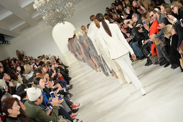 Modelos en Ralph Lauren desfile de moda — Foto de Stock