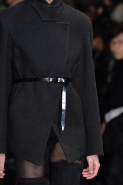 donna karan new york pist model yürür