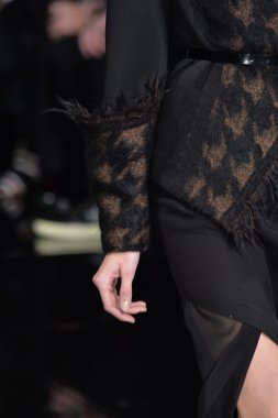 donna karan new york pist model yürür