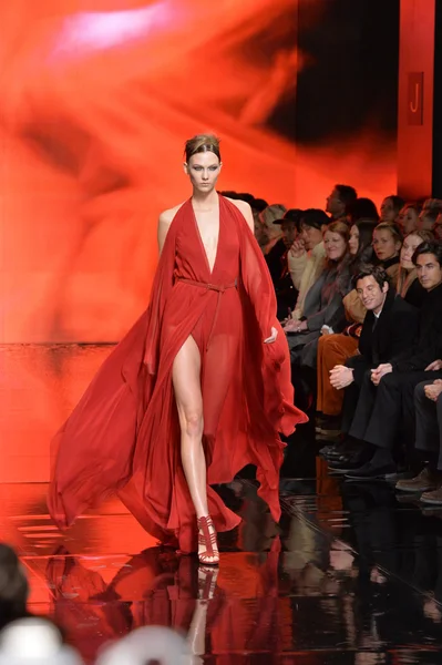 Karlie kloss in donna karan new york — Stockfoto