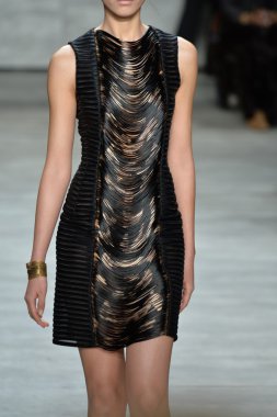 katya leonovich defile, model