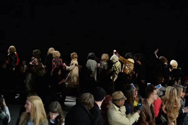 Models walks runway at Libertine fashion show — Stock Photo, Image