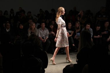 katty xiomara Show'da model