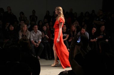 katty xiomara Show'da model
