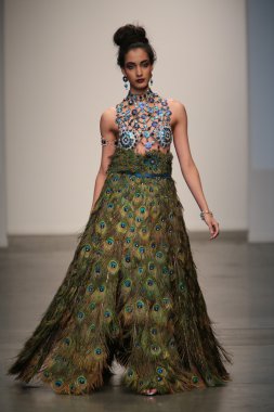 model yürür pist gail şovu olacak.