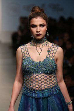 model yürür pist gail şovu olacak.