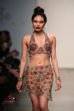 model yürür pist gail şovu olacak.