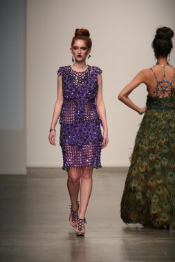 model yürür pist gail şovu olacak.