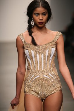 dany tabet gösteri pist model yürür