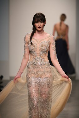 dany tabet gösteri pist model yürür