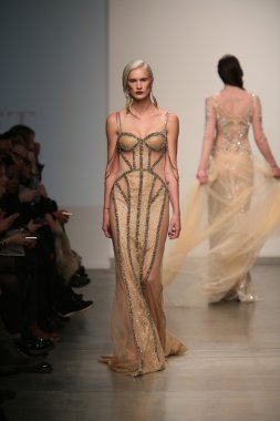 dany tabet gösteri pist model yürür
