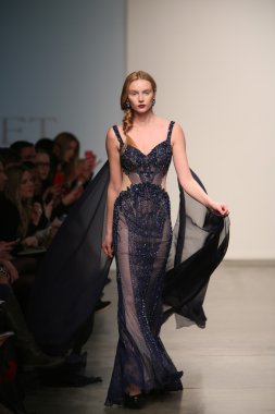 dany tabet gösteri pist model yürür