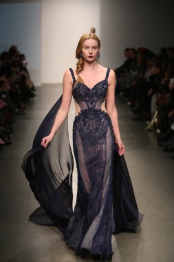 dany tabet gösteri pist model yürür