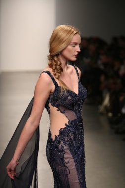 dany tabet gösteri pist model yürür