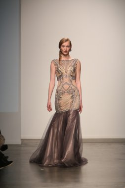 dany tabet gösteri pist model yürür