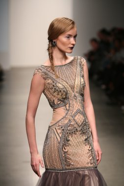 dany tabet gösteri pist model yürür
