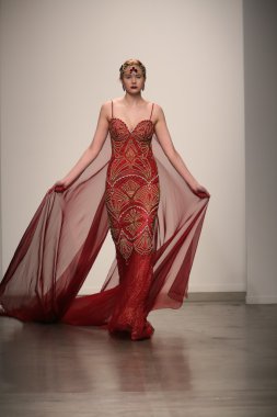 dany tabet gösteri pist model yürür