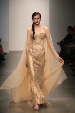 dany tabet Show'da model