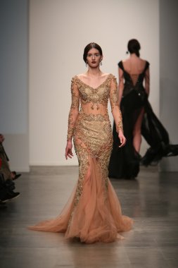 dany tabet Show'da model