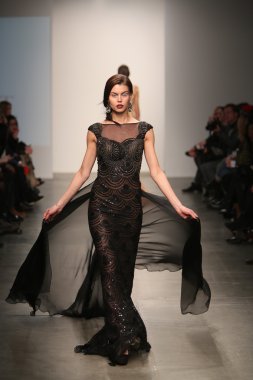 dany tabet Show'da model