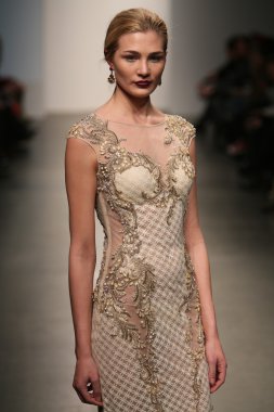 dany tabet Show'da model