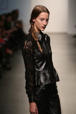 Gabrielle Arruda Show'da model