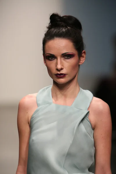 Rıza Manalo yas Show'da model — Stok fotoğraf