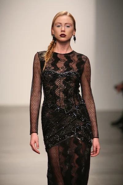 Model at Dany Tabet show — Stock Photo, Image