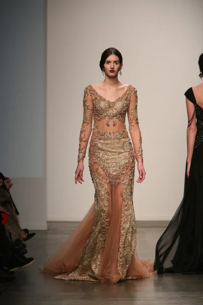 Modelo en el show de Dany Tabet — Foto de Stock