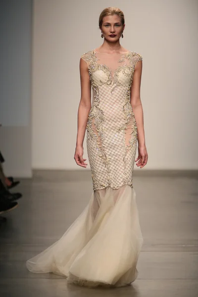 Model at Dany Tabet show — Stock Photo, Image