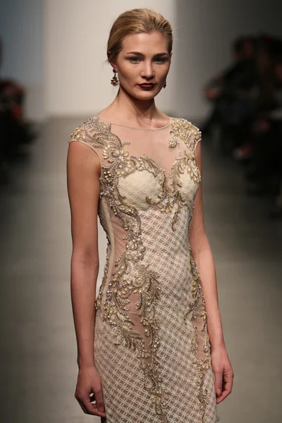 Model at Dany Tabet show — Stock Photo, Image