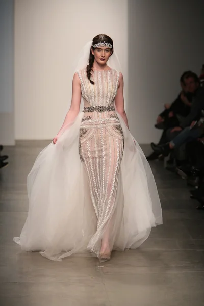 Dany tabet Show'da model — Stok fotoğraf