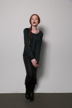 gabrielle arruda modeli pozlar kuliste göster