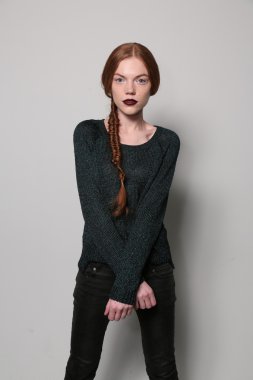gabrielle arruda modeli pozlar kuliste göster