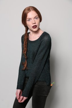 gabrielle arruda modeli pozlar kuliste göster