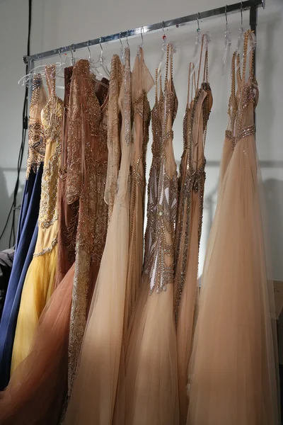 Robes Dany Tabet en coulisses — Photo