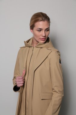 jungwon model teşkil kuliste göster