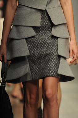 model l.catherine Londra gösterisi