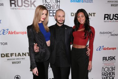 aktris brittany mason, tasarımcı dany tabet ve konuk