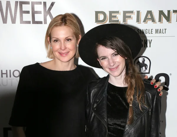 Actress Kelly Rutherford and designer Gabrielle Arruda — Stock Photo, Image