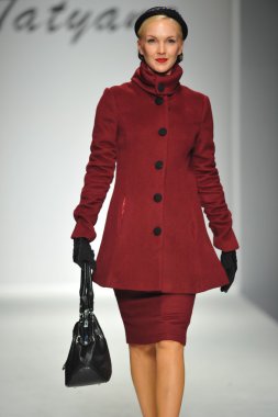 tatyana tasarımlar pist model yürür