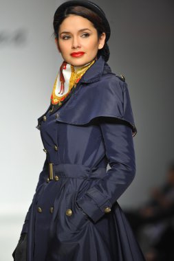 tatyana tasarımlar pist model yürür