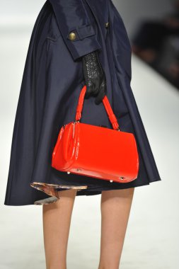 tatyana tasarımlar pist model yürür