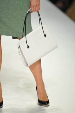 tatyana tasarımlar pist model yürür