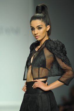 модель прогулянки злітно-посадкової смуги в ina soltani