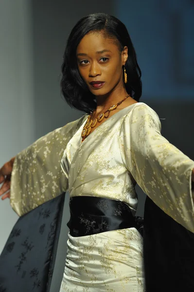 Modell på andre soriano modevisning — Stockfoto