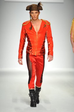 Jason Ryan Show 'da model