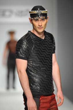 Jason Ryan Show 'da model