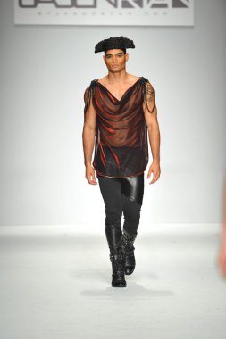Jason Ryan Show 'da model