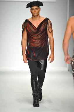 Jason Ryan Show 'da model